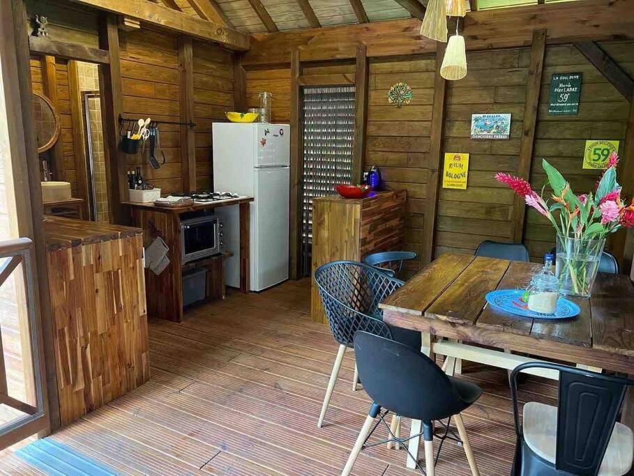 Lamentin La Kaz A Pepes, Charmant Logement Avec Piscine מראה חיצוני תמונה