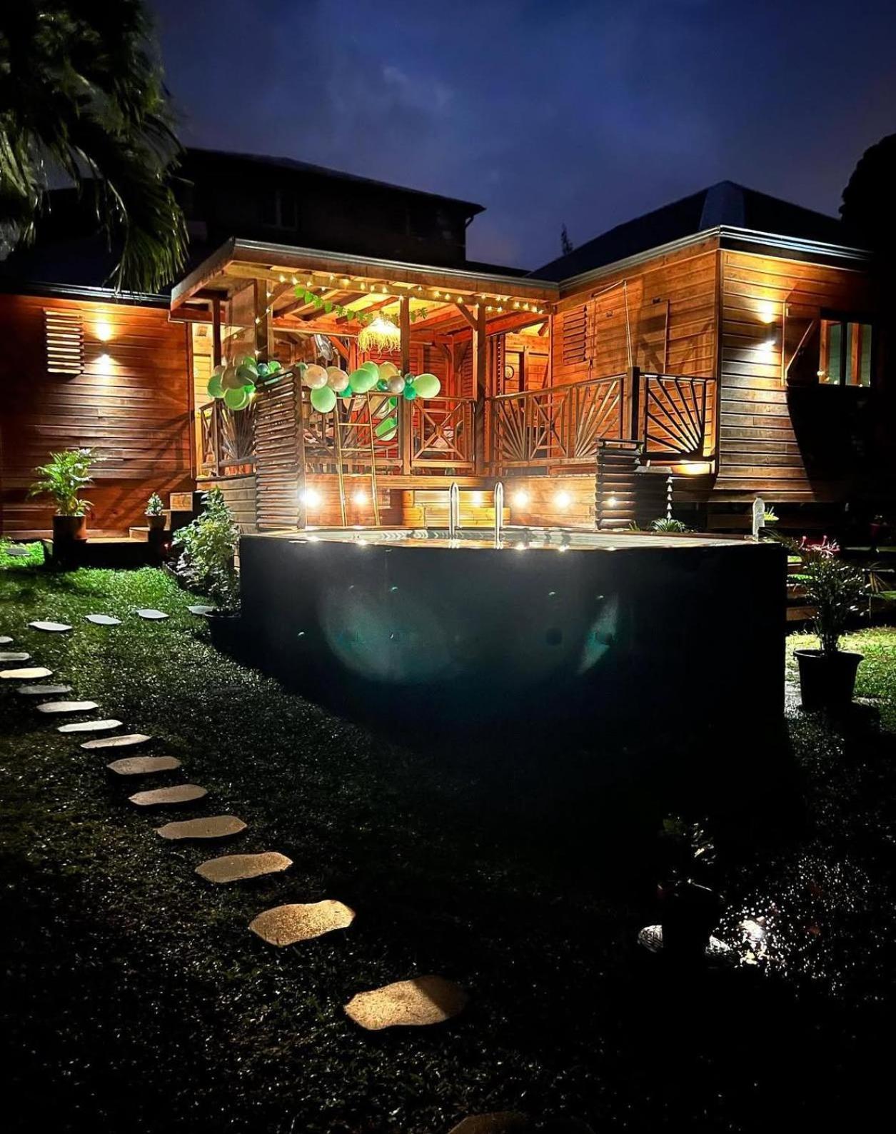Lamentin La Kaz A Pepes, Charmant Logement Avec Piscine מראה חיצוני תמונה